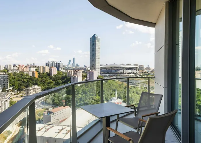 Отель Marriott Executive Investvadi 4*